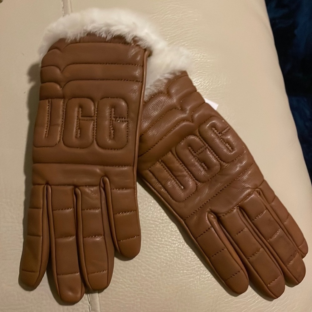 UGG leather quilted gloves
